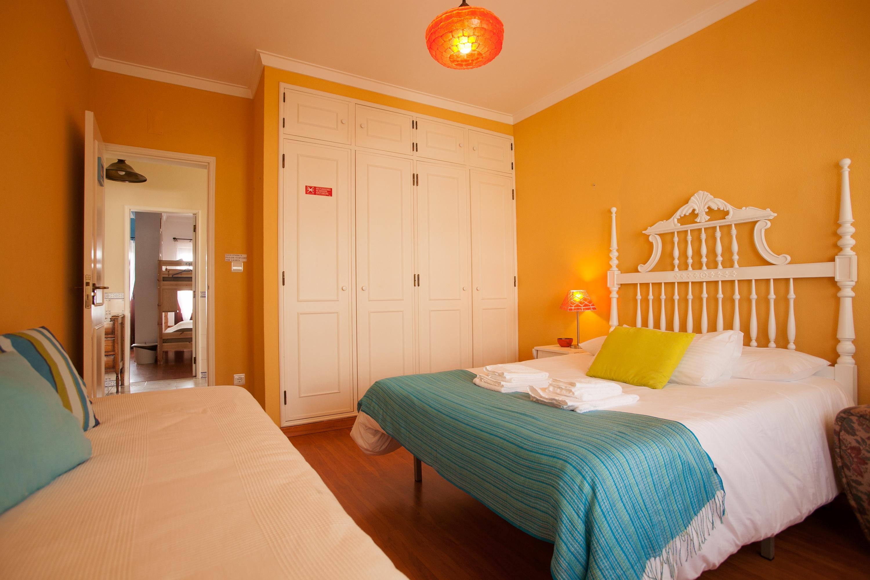 Ericeira Chill Hill Hostel & Private Rooms - Peach Garden Экстерьер фото